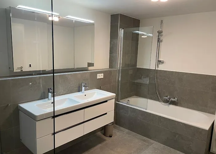 Brand New Luxury 3 Bedrooms, Terrace And Free Parking - Noah Apartment