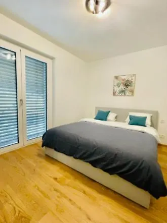 Apartment Brand New Luxury 3 Bedrooms, Terrace And Free Parking - Noah *