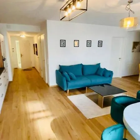 Brand New Luxury 3 Bedrooms, Terrace And Free Parking - Noah Apartment *
